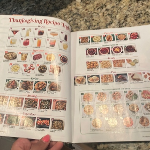 Food network The Thanksgiving cookbook - Picture 3 of 3